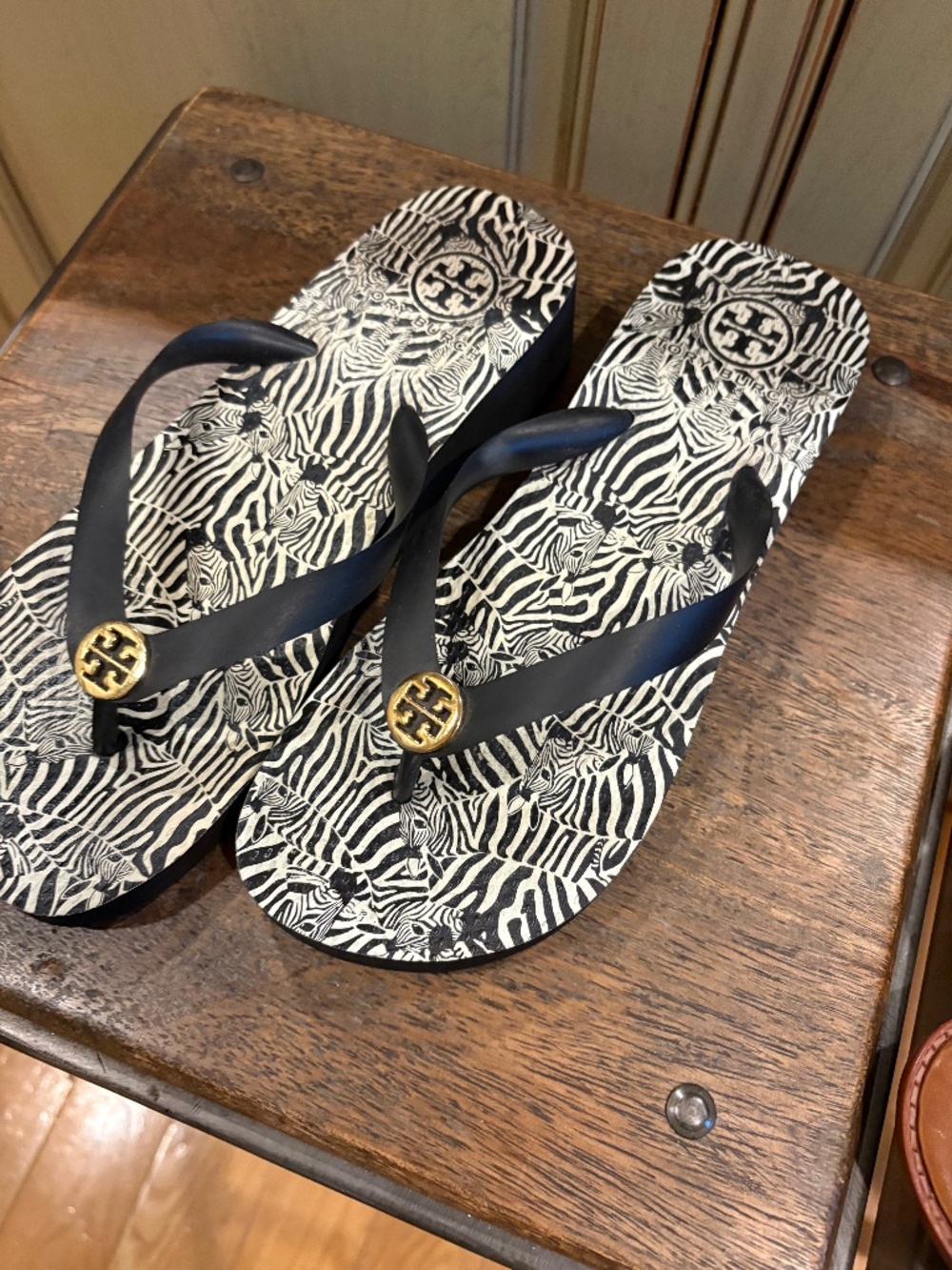 Tory burch flip flop
